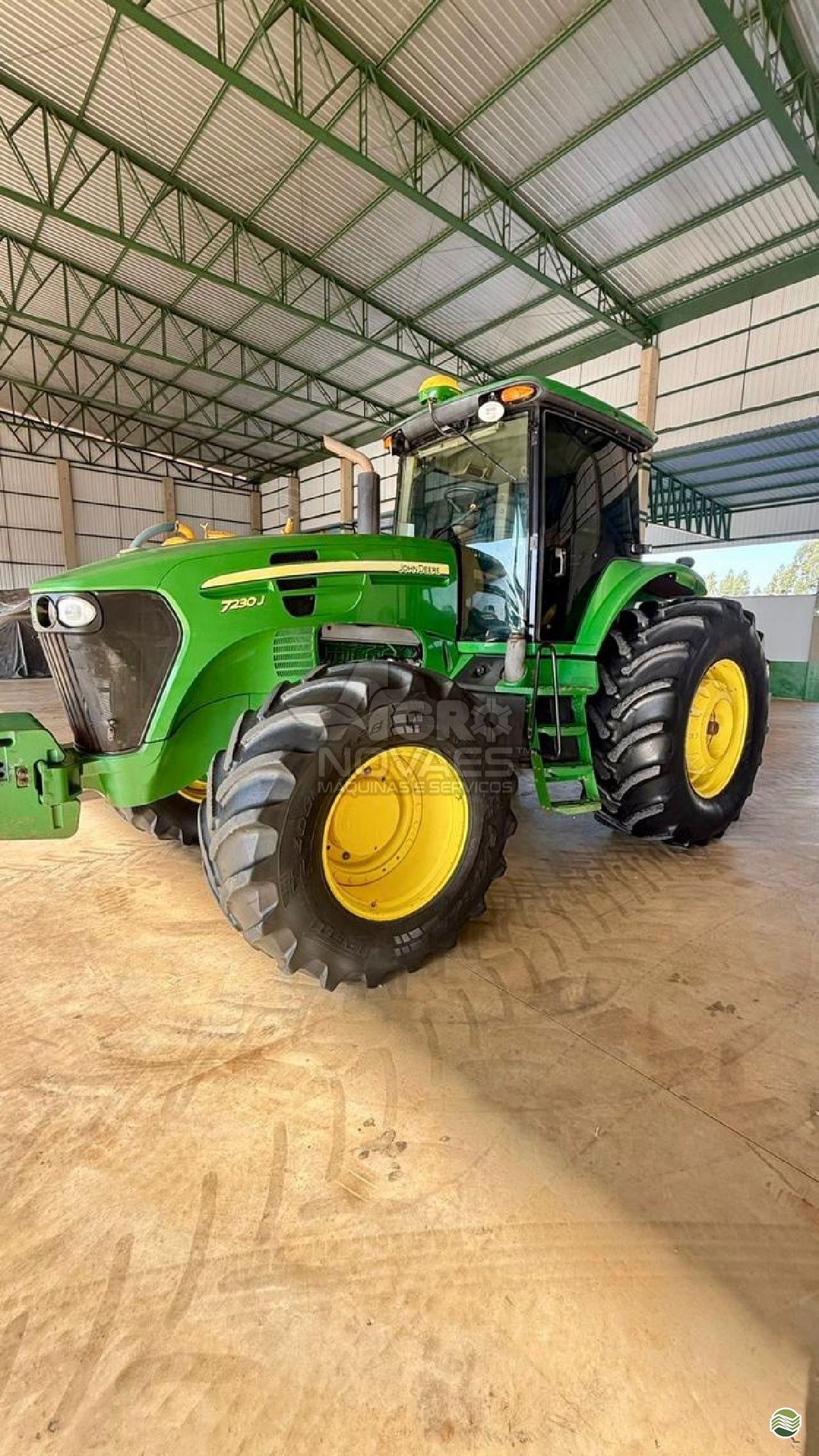 JOHN DEERE 7230J de Agro Novaes Máquinas Agrícolas